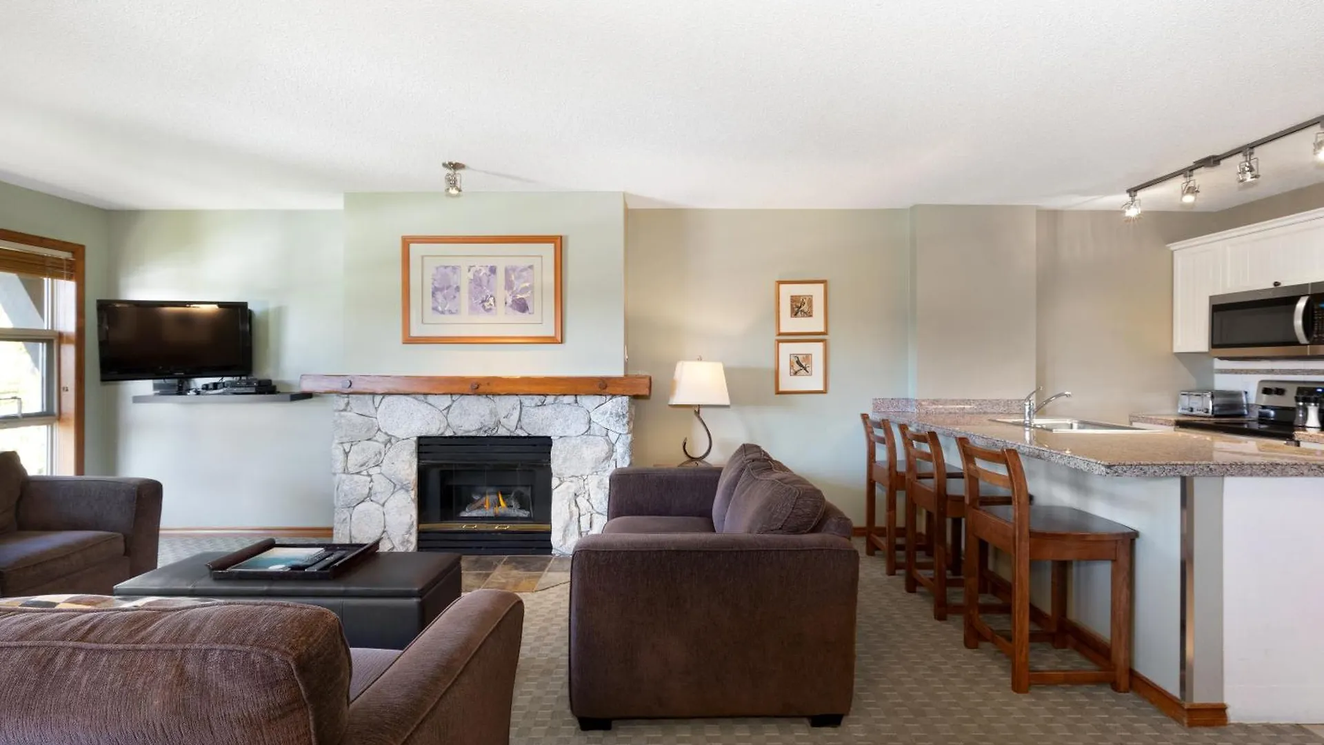 Apartment The Aspens By Whiski Jack Canada